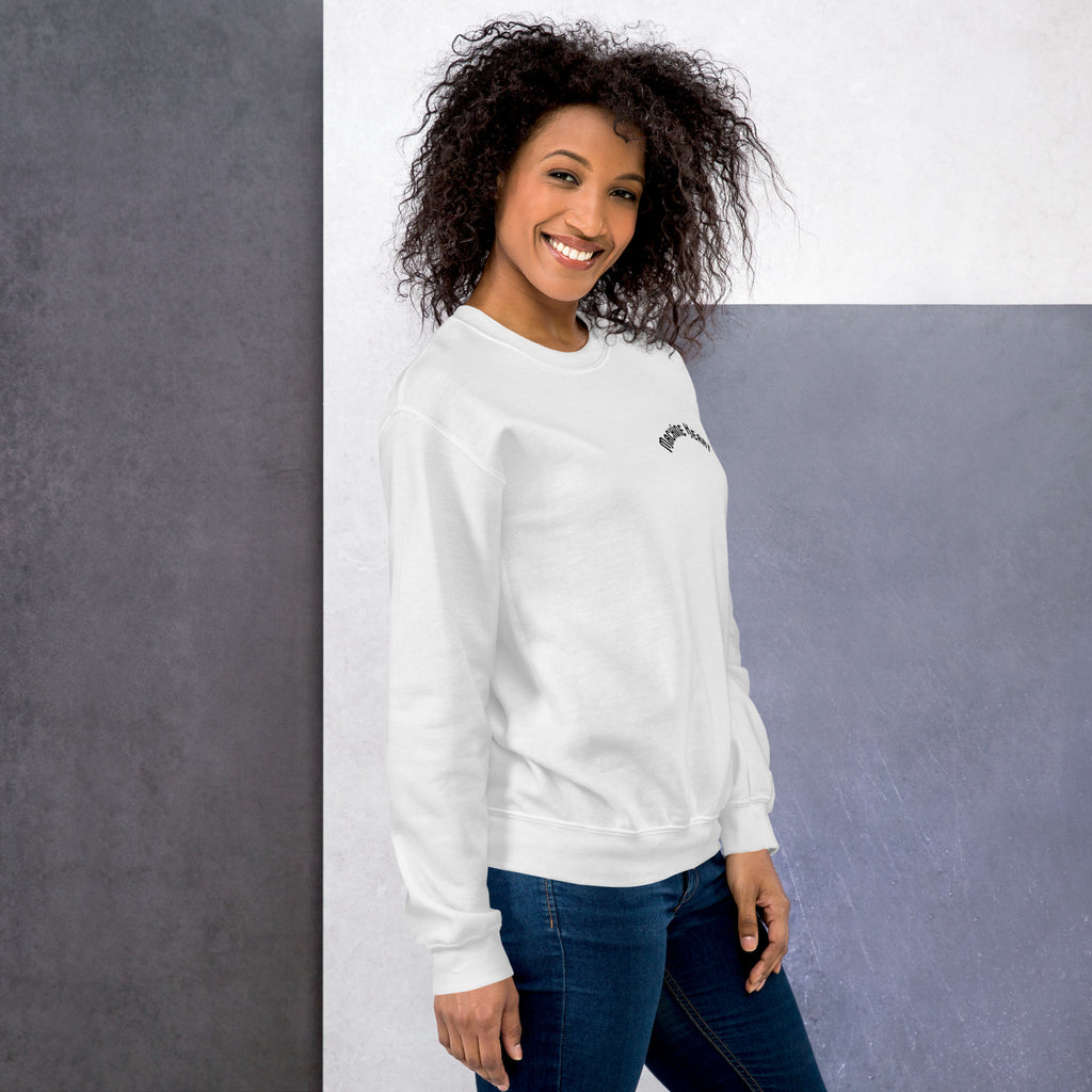 Sweatshirt blanc Machine Heart porté – style streetwear futuriste unisexe
