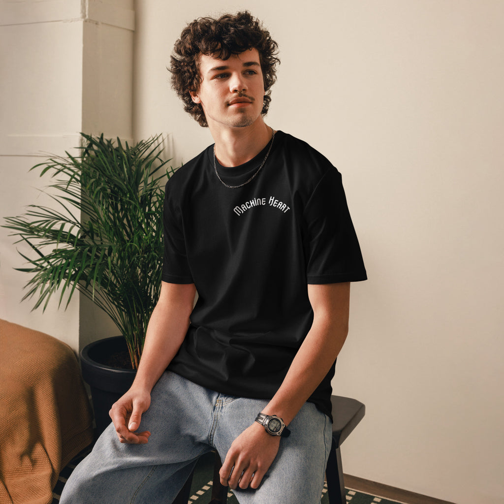 T-shirt noir unisexe Machine Heart – illustration futuriste streetwear